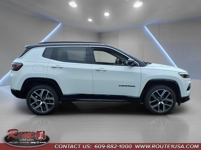 Used 2025 Jeep Compass Limited w/ Elite Group AWD/4WD image 2