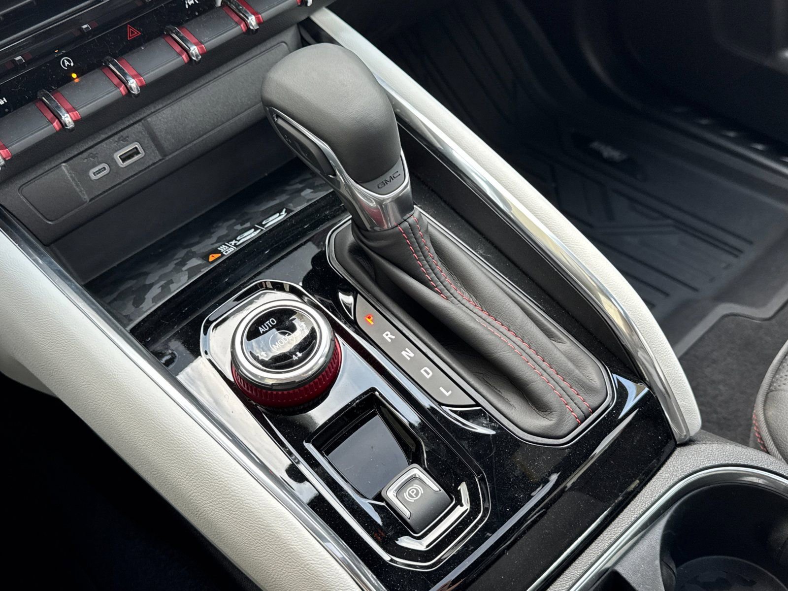 New 2024 GMC Canyon AT4X w/ AT4X AEV Edition image 22