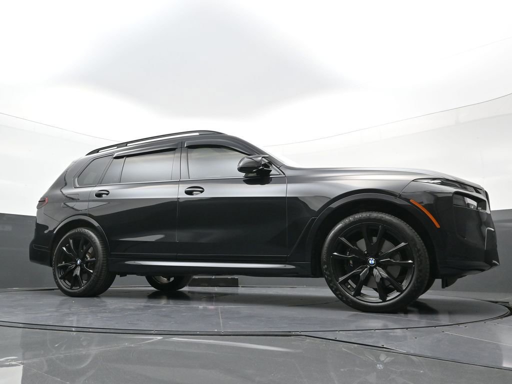 Used 2025 BMW X7 M60i AWD/4WD image 24