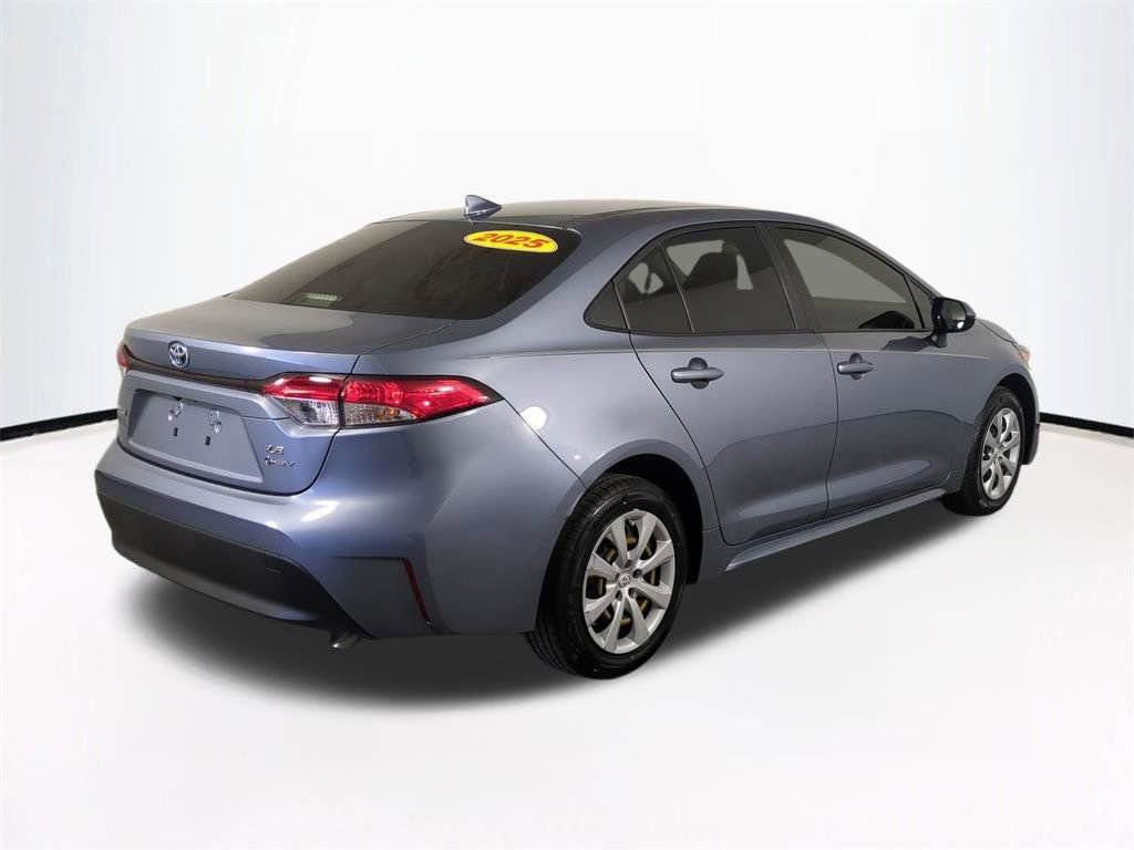 Used 2025 Toyota Corolla LE image 5