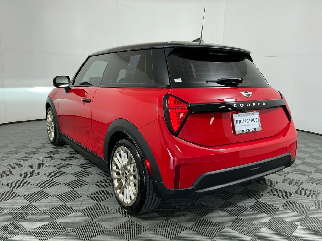Certified 2025 MINI Cooper 2-Door Hardtop FWD image 7
