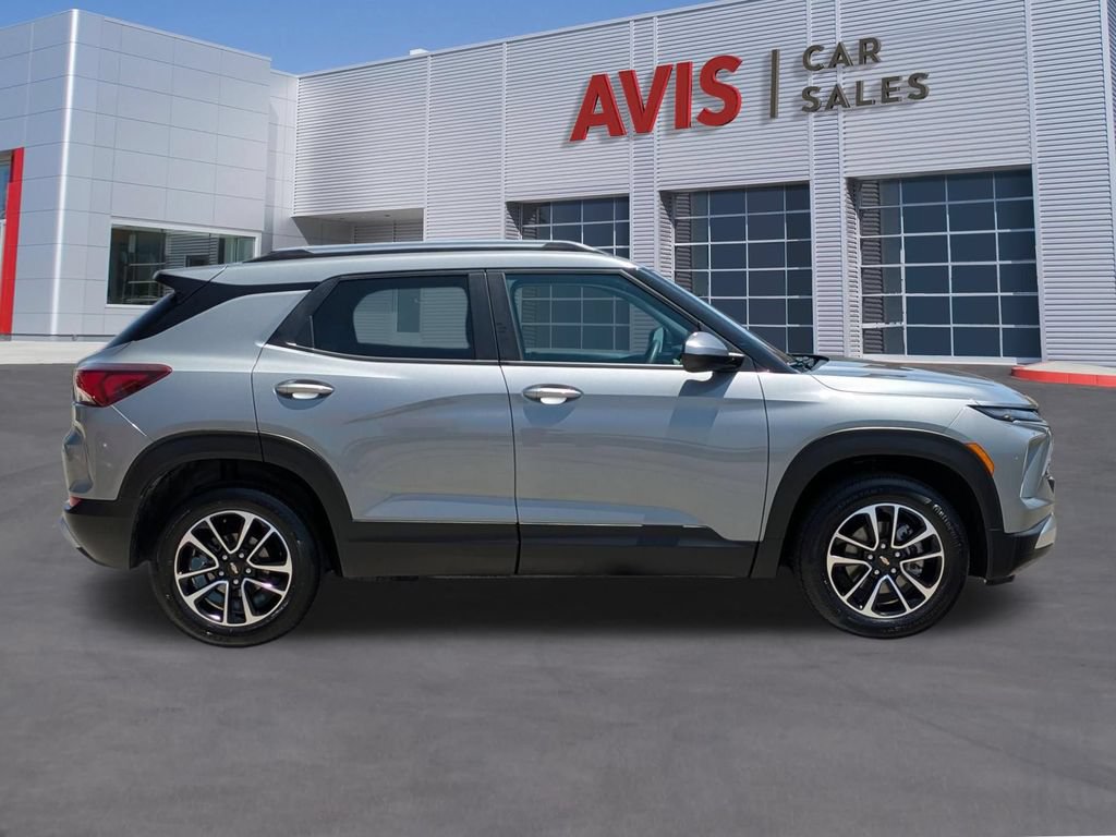 Used 2025 Chevrolet TrailBlazer LT AWD/4WD image 5