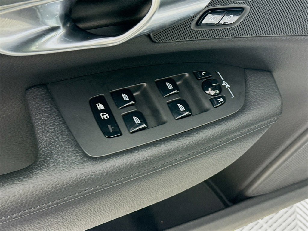 Used 2019 Volvo V90 T5 Cross Country w/ Advanced Package image 19