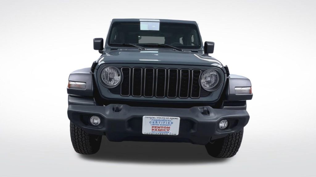 Used 2025 Jeep Wrangler Sport image 17