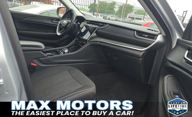 Used 2023 Jeep Grand Cherokee L Laredo w/ Luxury Tech Group I AWD/4WD image 13