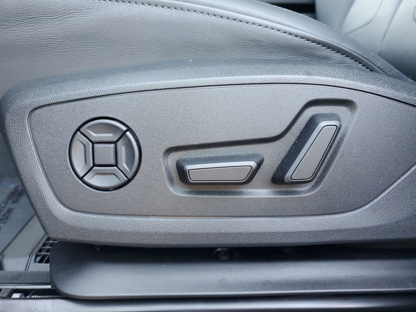 Used 2025 Audi Q3 2.0T Premium Plus w/ Premium Plus Package image 24