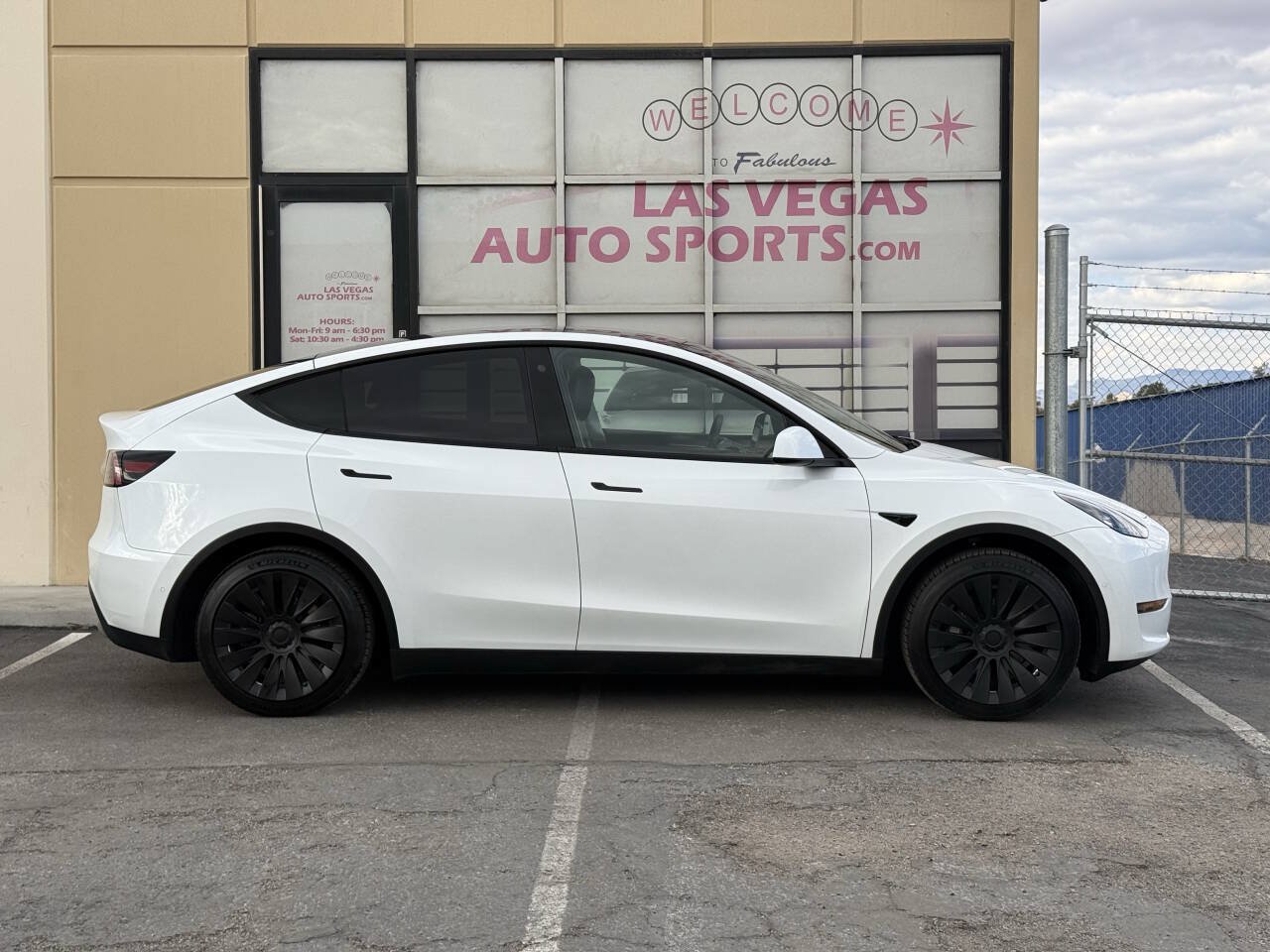 Used 2022 Tesla Model Y Long Range AWD/4WD image 6