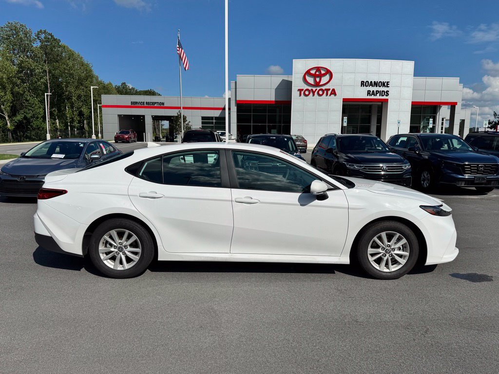 Used 2026 Toyota Camry LE FWD image 9