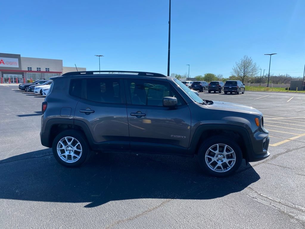 Used 2019 Jeep Renegade Latitude w/ Cold Weather Group AWD/4WD image 10