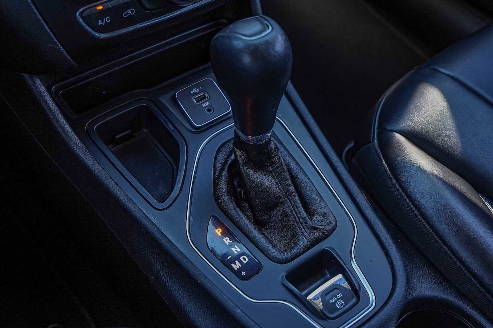 Used 2019 Jeep Cherokee Latitude Plus image 16