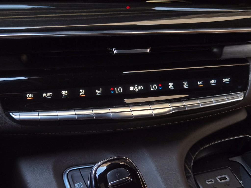 Used 2023 Cadillac Escalade Premium Luxury w/ Performance Package AWD/4WD image 26