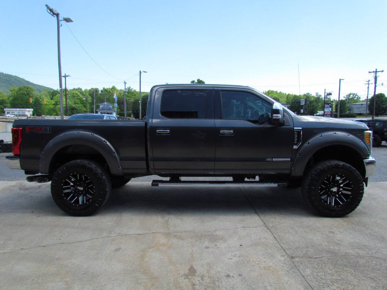 Used 2017 Ford F250 Lariat w/ Lariat Ultimate Package AWD/4WD image 5