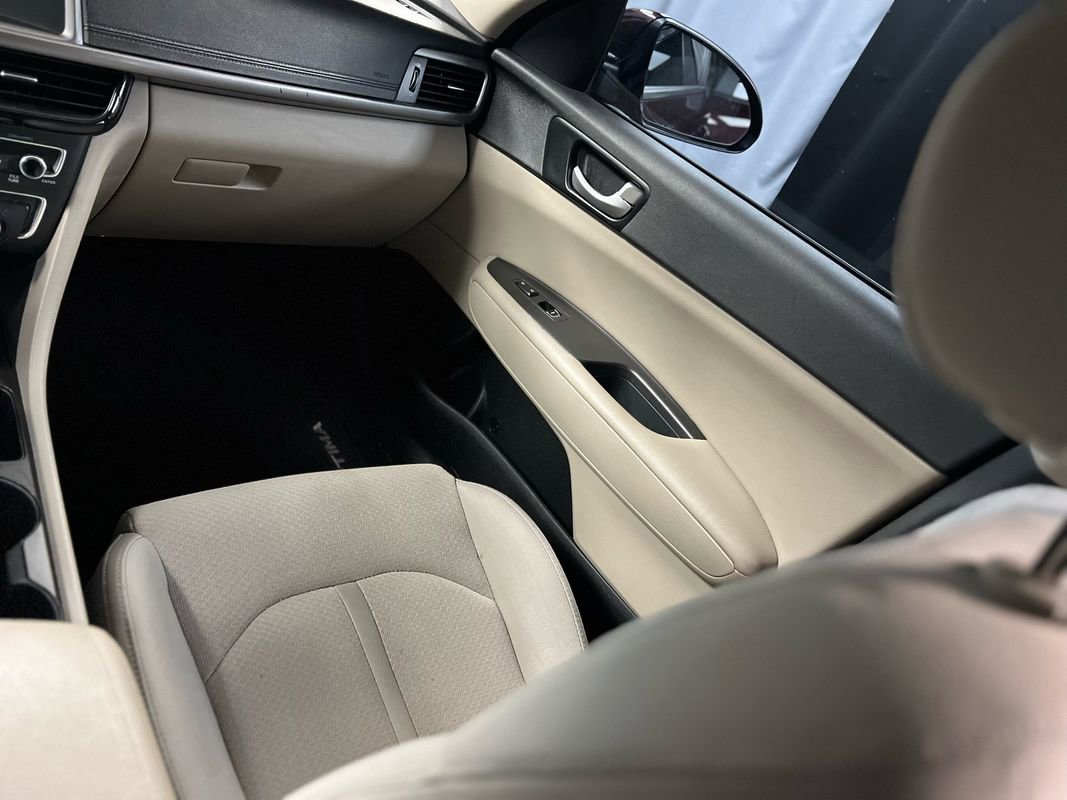 Used 2018 Kia Optima LX image 17