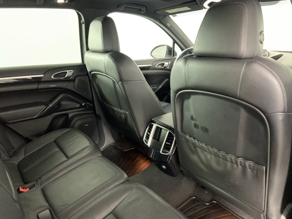 Used 2014 Porsche Cayenne w/ Basic Package image 27