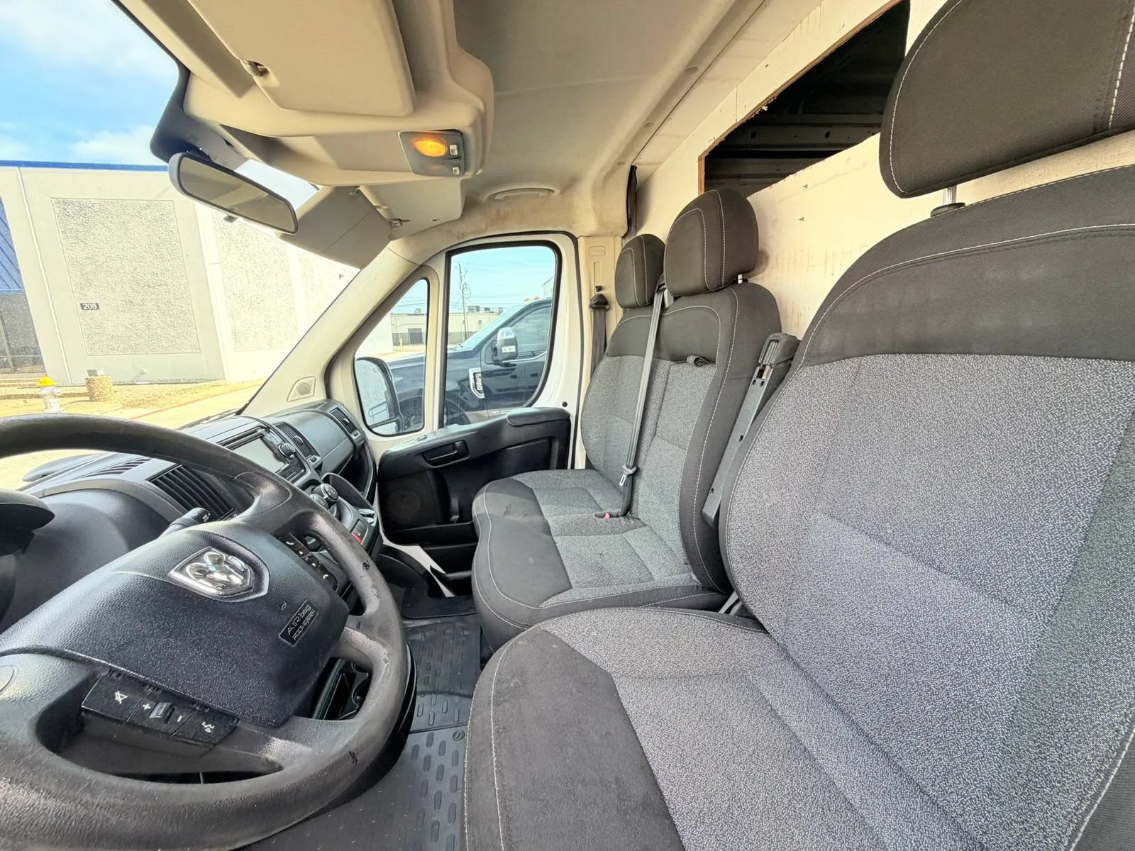 Used 2015 RAM ProMaster 2500 w/ Interior Convenience Group FWD image 9