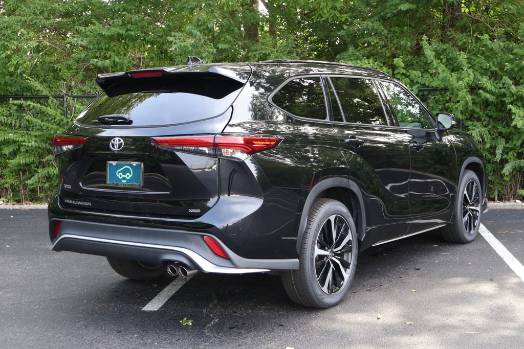 Used 2022 Toyota Highlander XSE FWD image 8