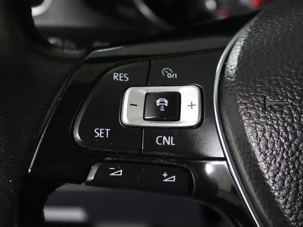 Used 2018 Volkswagen Passat 2.0T SE image 42