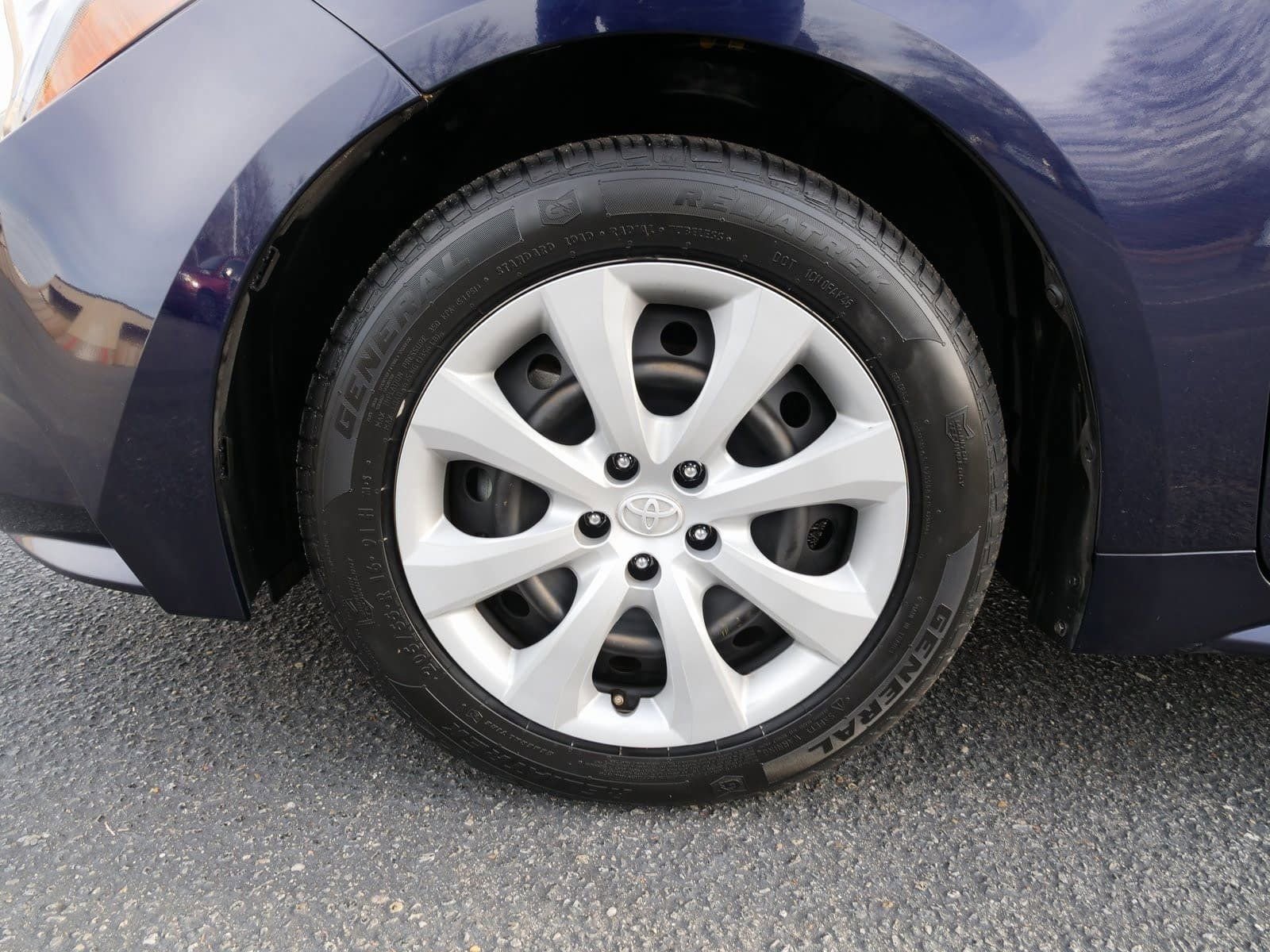 Used 2024 Toyota Corolla LE image 13