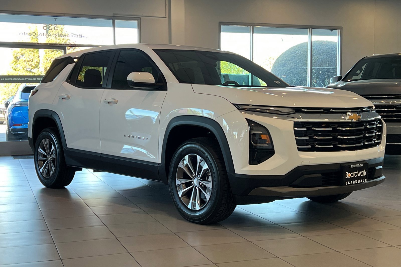 New 2026 Chevrolet Equinox LT image 2