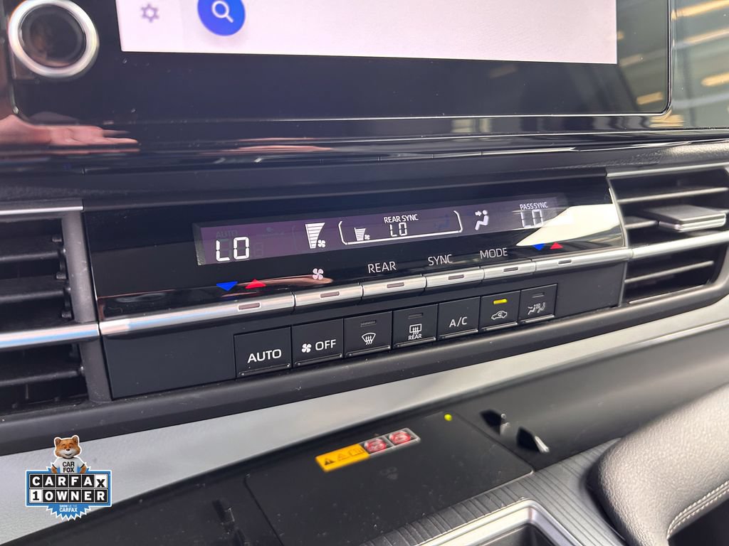 Used 2025 Toyota Sienna LE FWD image 26
