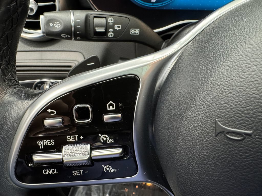 Used 2021 Mercedes-Benz GLC 300 4MATIC image 13