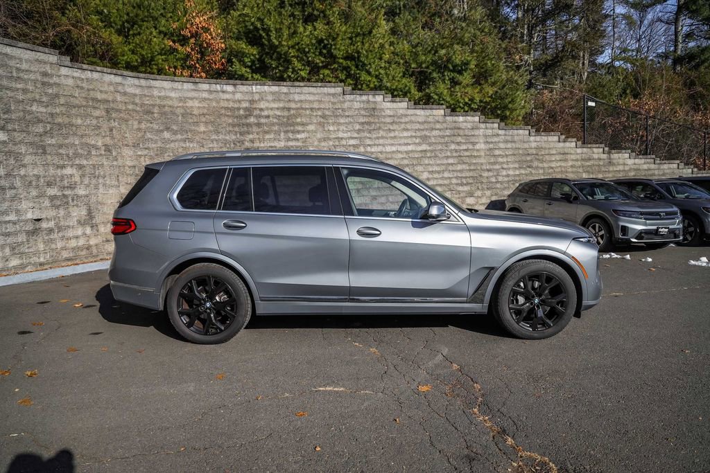 Used 2024 BMW X7 xDrive40i w/ Premium Package image 3