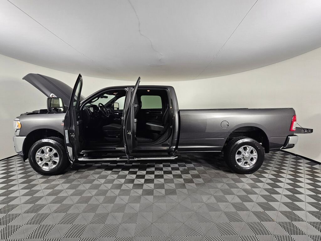 Used 2024 RAM 3500 Big Horn image 16
