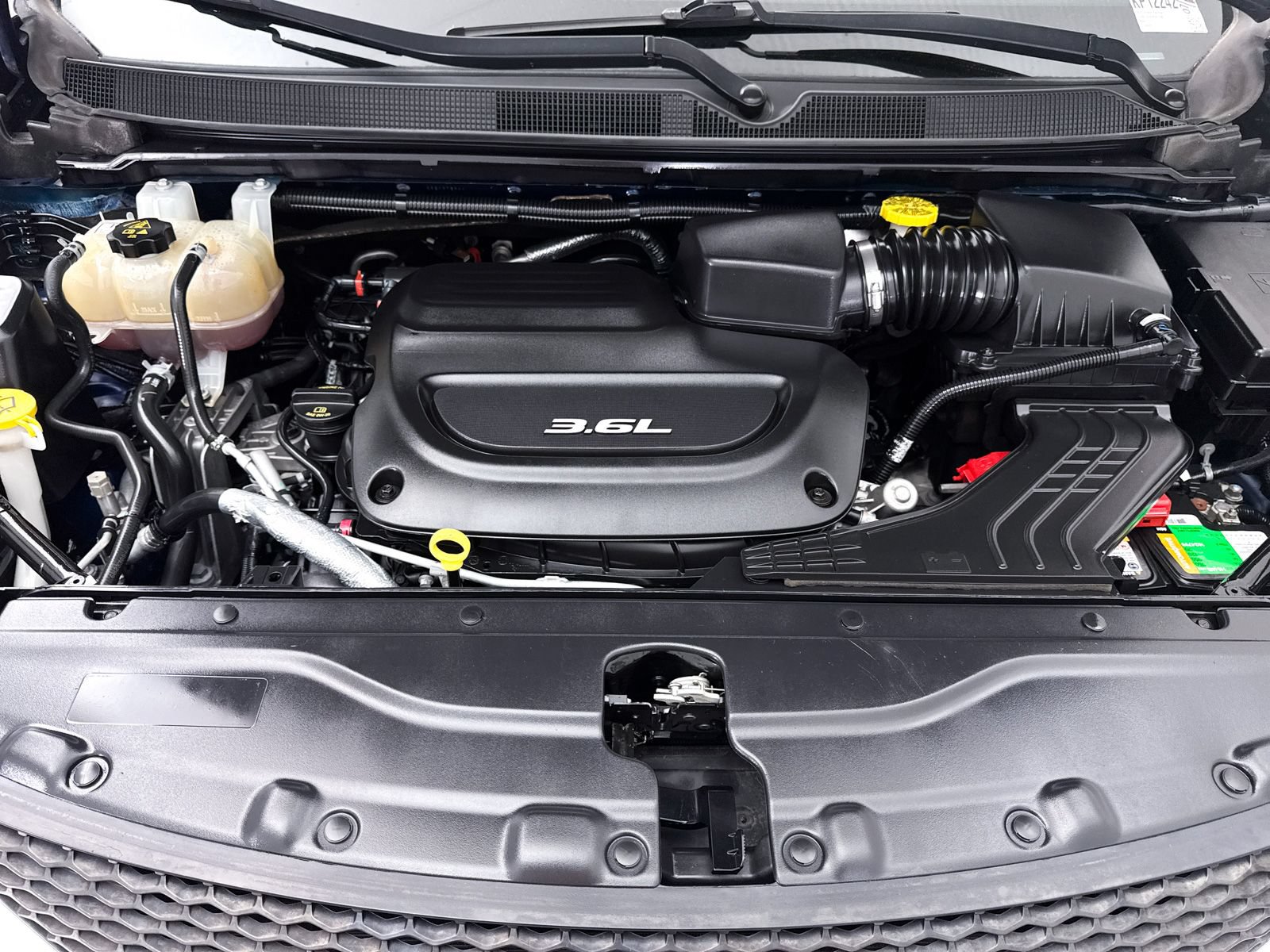 Used 2018 Chrysler Pacifica Touring-L Plus w/ Advanced Safetytec Group FWD image 8