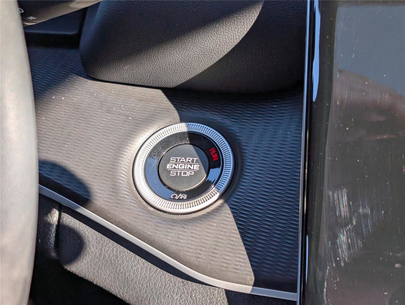 Used 2023 Jeep Grand Cherokee Laredo X image 23