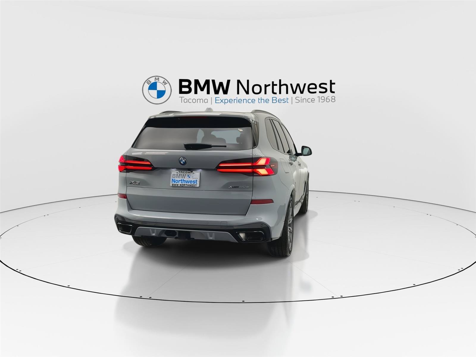 New 2026 BMW X5 xDrive50e w/ M Sport Package AWD/4WD image 2