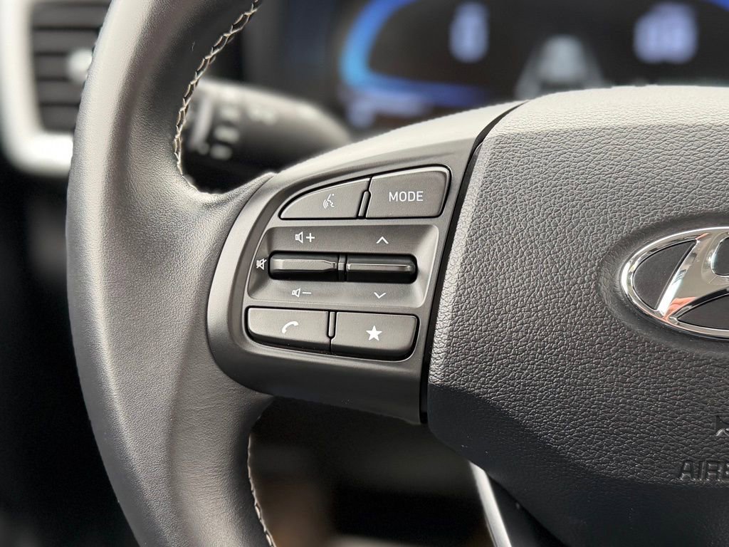 Used 2024 Hyundai Venue Limited image 10