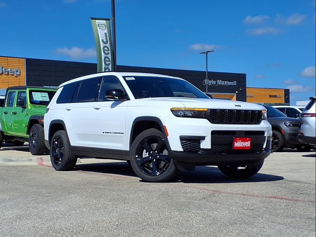 New 2025 Jeep Grand Cherokee L Altitude image 2