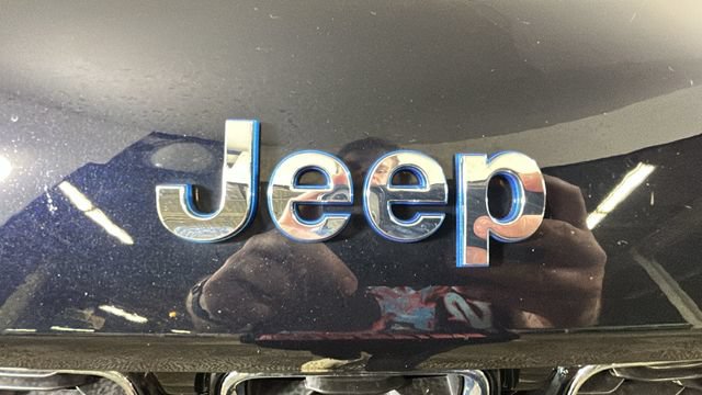 Used 2023 Jeep Grand Cherokee 4WD 4xe image 8