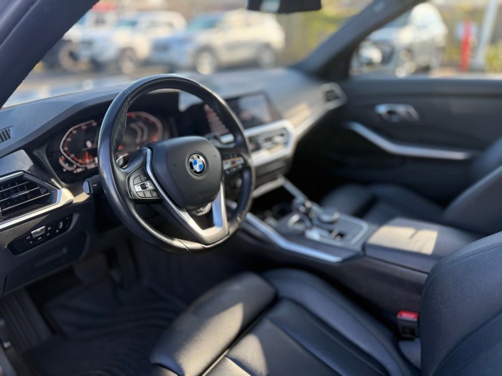 Used 2019 BMW 330i Sedan w/ Premium Package image 13