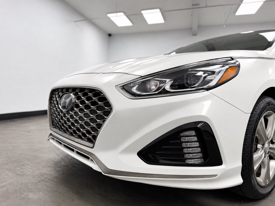 Used 2019 Hyundai Sonata Limited w/ Ultimate Package 04 FWD image 14