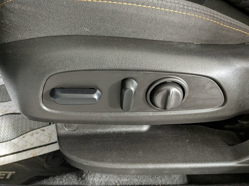 Used 2019 Chevrolet Equinox LT image 18