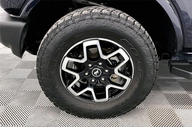 Used 2021 Ford Bronco Outer Banks image 9