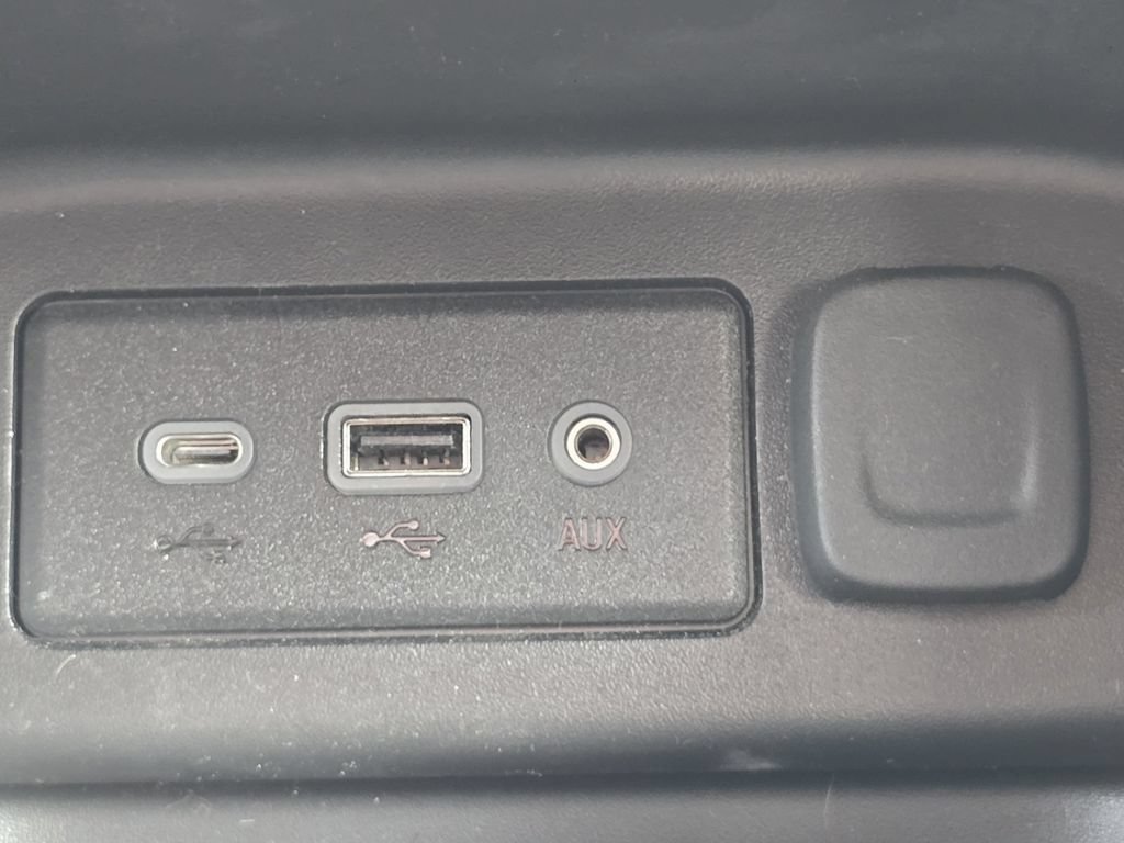 Used 2022 Chevrolet Equinox LT FWD image 27