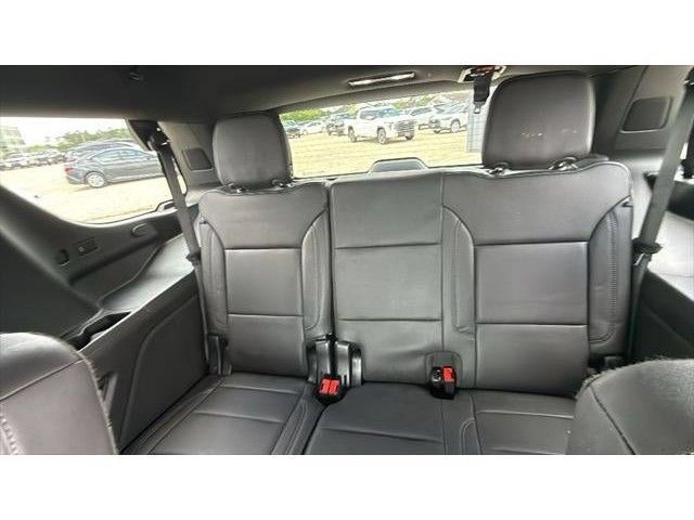Used 2024 Chevrolet Tahoe Z71 w/ Luxury Package AWD/4WD image 18