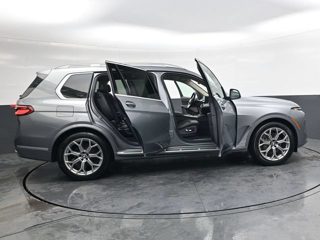 Used 2024 BMW X7 xDrive40i AWD/4WD image 39