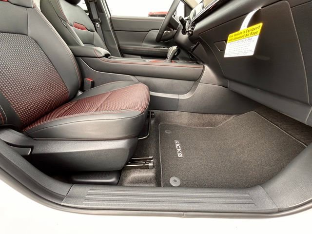 New 2025 Nissan Kicks SR w/ SR Premium Package image 27