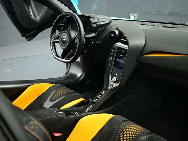 Used 2024 McLaren 750S Spider image 42