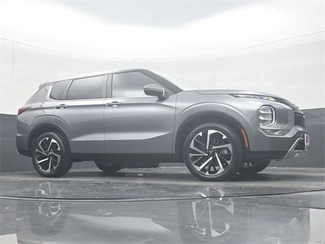 Used 2024 Mitsubishi Outlander SE image 27