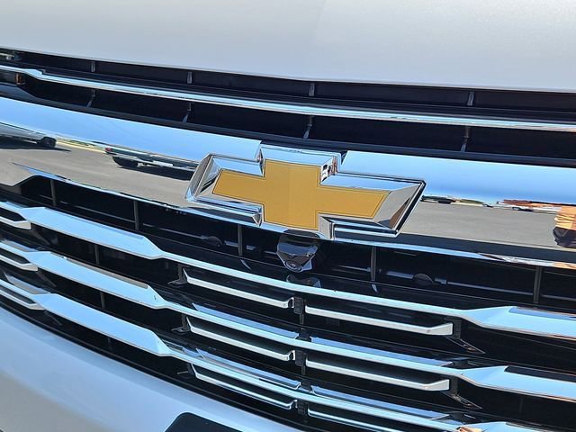 New 2025 Chevrolet Suburban Premier image 30