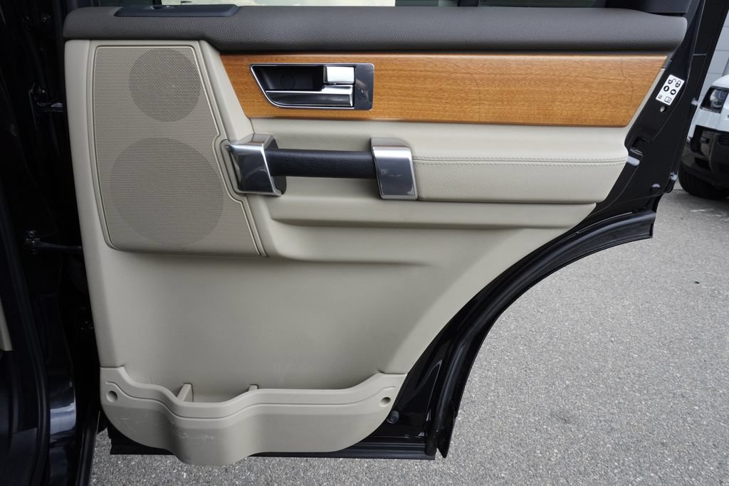Used 2013 Land Rover LR4 HSE LUX AWD/4WD image 25