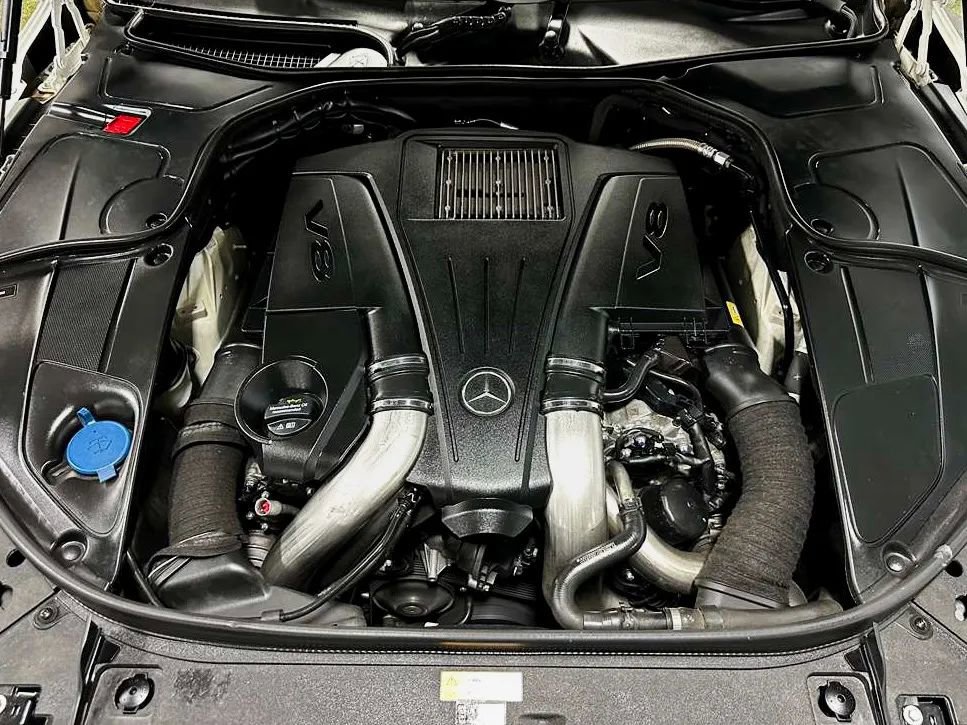 Used 2017 Mercedes-Benz S 550 Sedan image 24