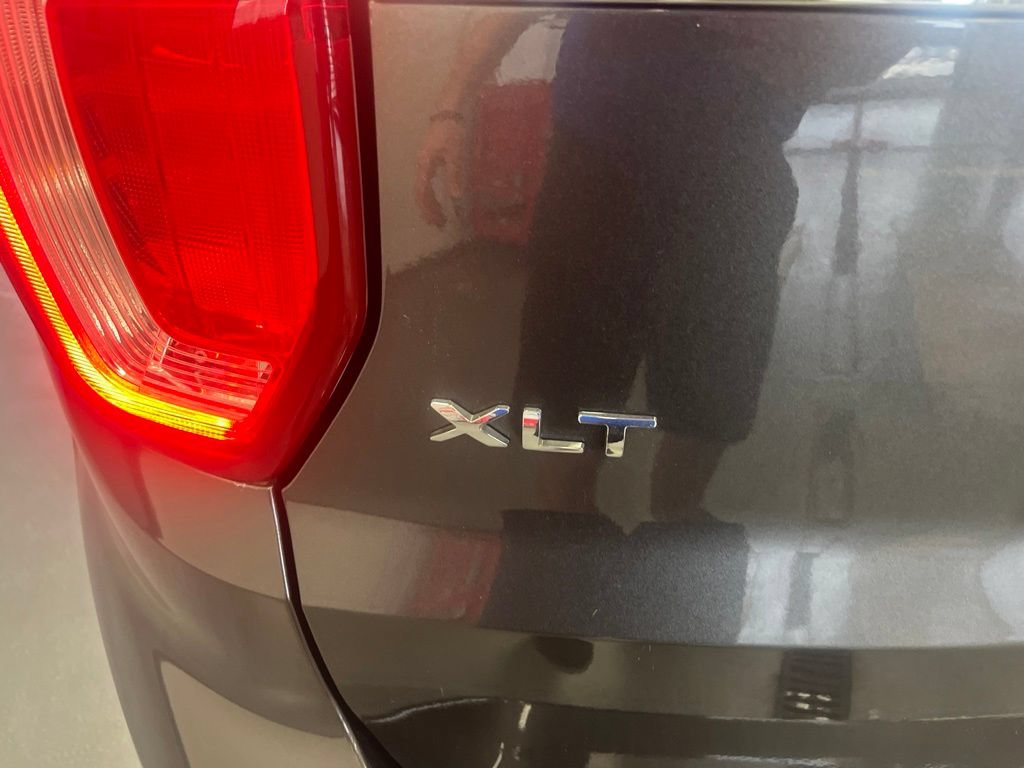 Used 2016 Ford Explorer XLT AWD/4WD image 7
