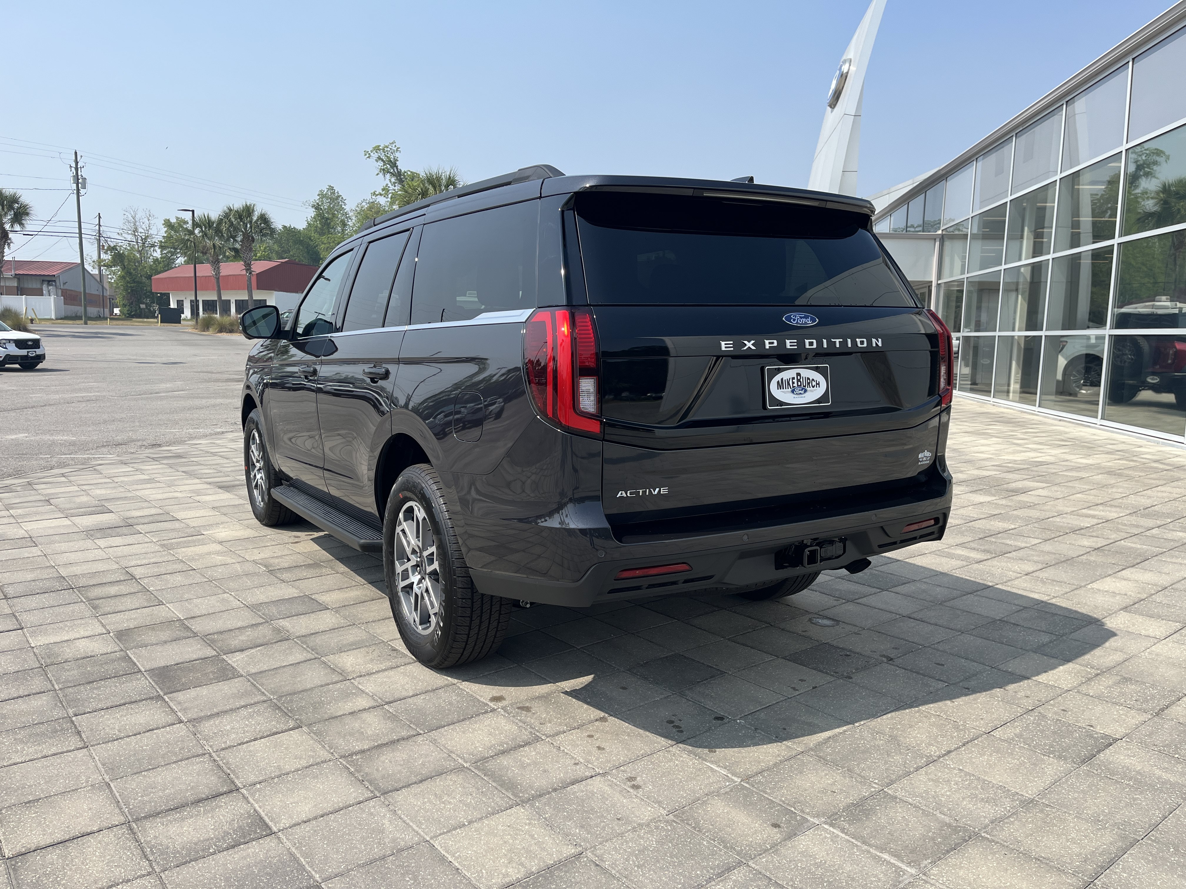 New 2026 Ford Expedition Active RWD image 4