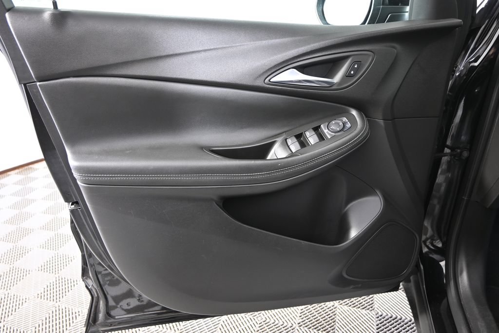 Used 2025 Buick Encore GX Preferred FWD image 18