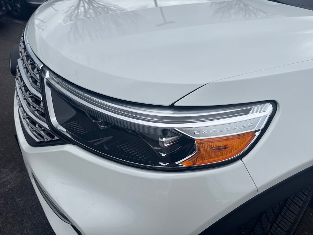 Used 2023 Ford Explorer Limited w/ Limited Technology Package image 35